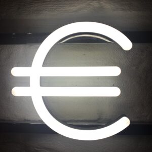 Euro €